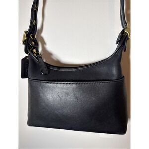 Vintage Coach 9136 Black Glove Tanned Leather Shoulder Bag Small Womens 90s